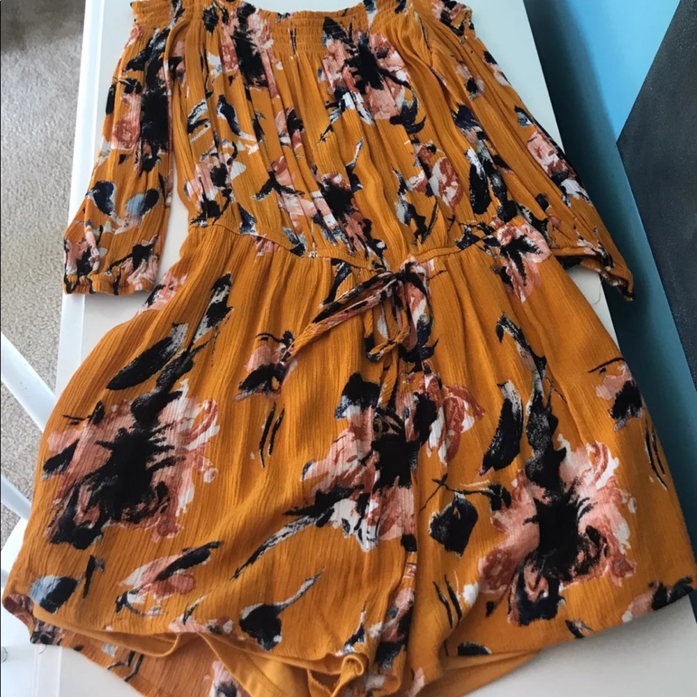 Romper - Picture 2 of 3